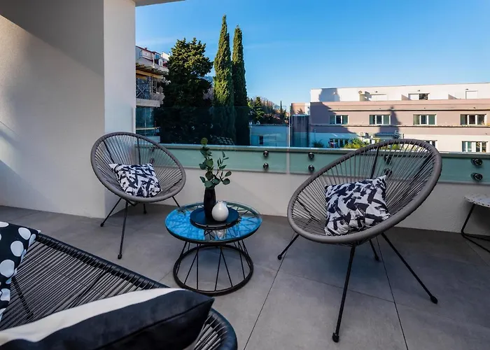 Apartments Adriatic Oasis & Marine View